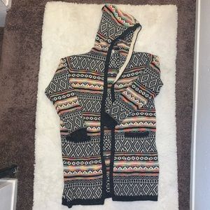 Monteau Hooded Sweater with Pockets